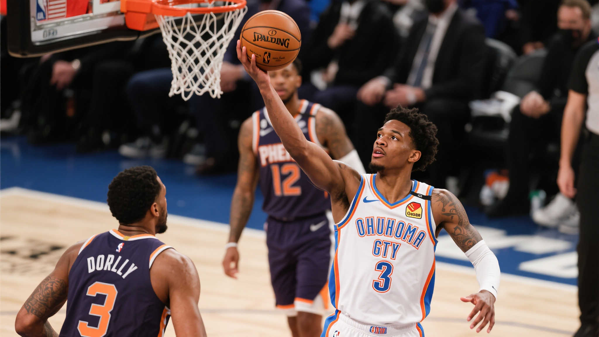 多尔特表现低迷:三分手感欠佳,仅贡献9分7篮板3抢断 首先来看数据本身——投篮成功率仅30%,其中三分效